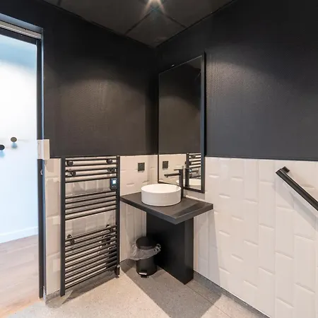 アパートホテル Cowool 3*