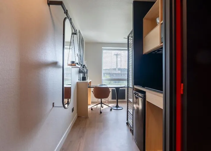 アパートホテル Cowool 3*