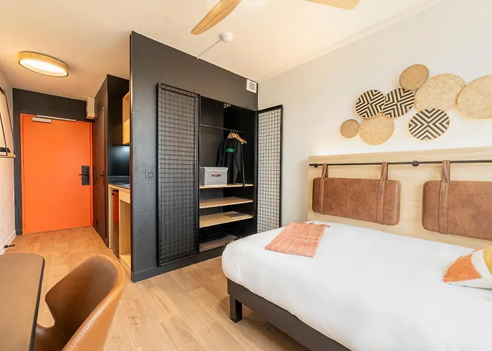 Cowool アパートホテル 3*