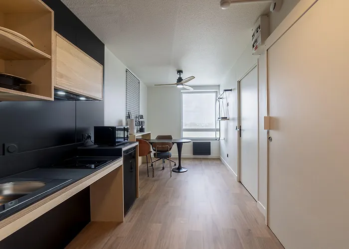 アパートホテル Cowool 3*