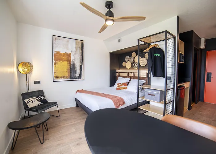 Cowool アパートホテル 3*