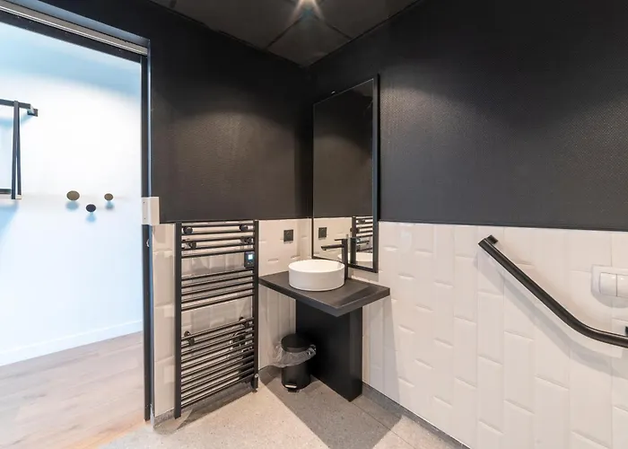 アパートホテル Cowool 3*