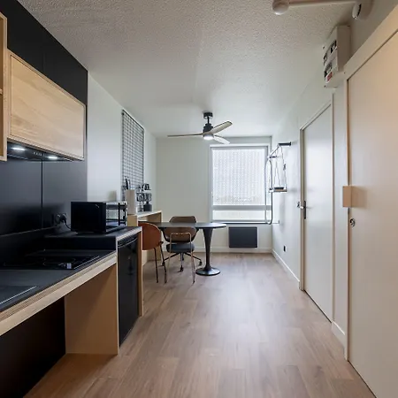 Lägenhetshotell Cowool 3*