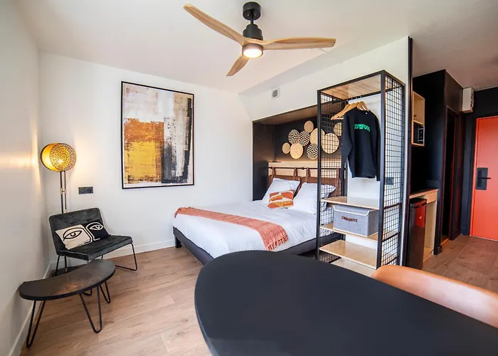 Cowool Apartahotel 3*