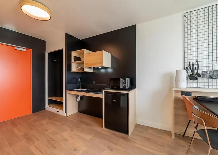 Apartahotel Cowool 3*